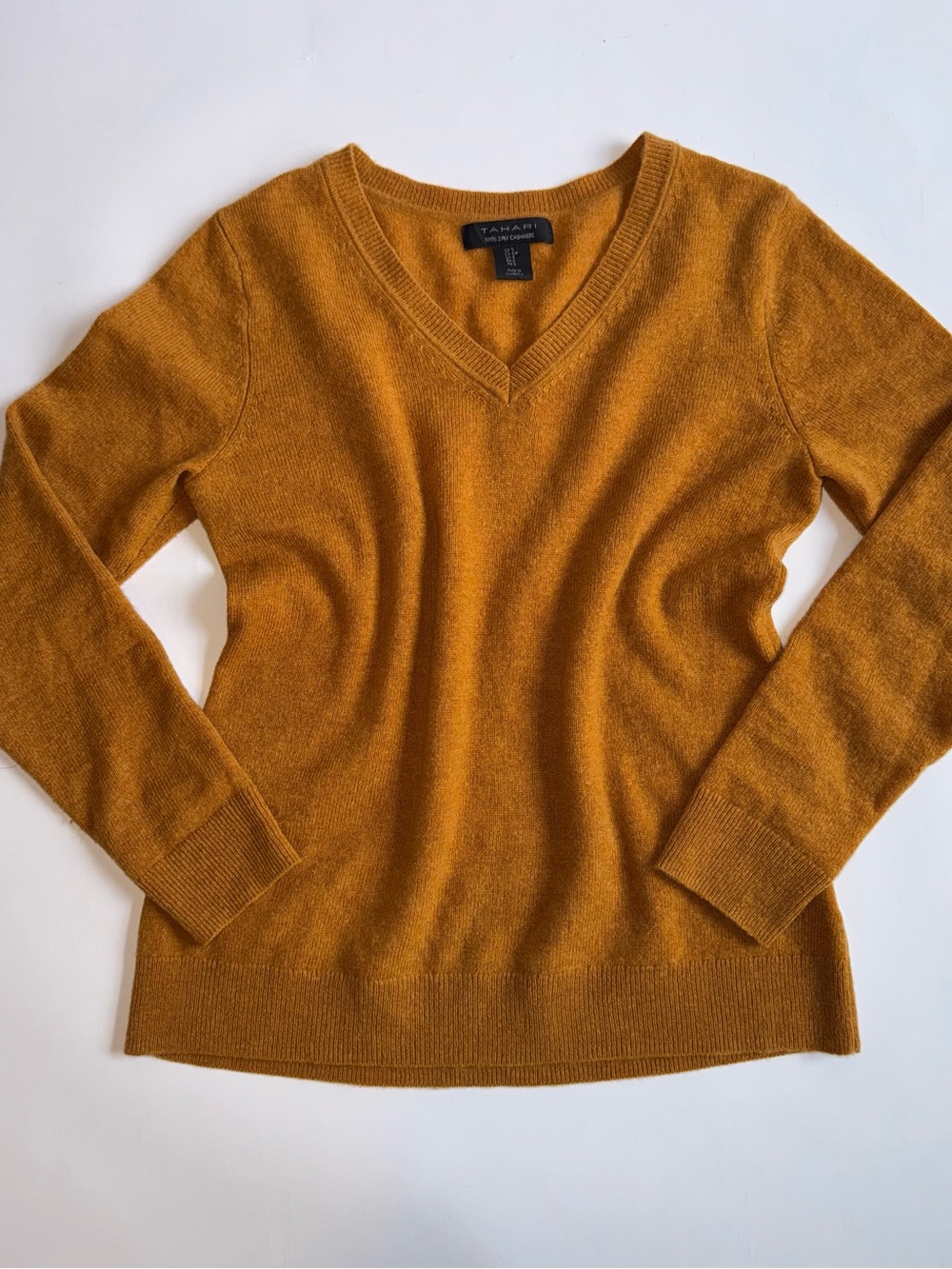 Tahari Pure Luxe 100% Cashmere Women’s Mustard Yellow V-Neck Sweater Small